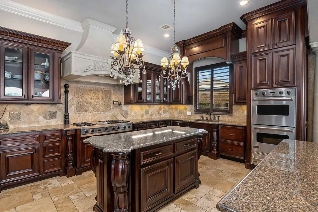 Elegant Katy Lakefront Estate With a Private Dock and Infinity Pool Is Pending at $2.599 Million 10 7614 Emerald Meadow Ct Katy TX 7749419