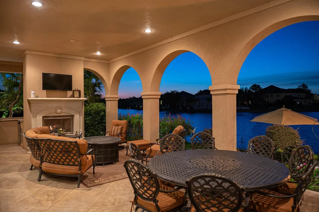 Elegant Katy Lakefront Estate With a Private Dock and Infinity Pool Is Pending at $2.599 Million 17 7614 Emerald Meadow Ct Katy TX 7749445