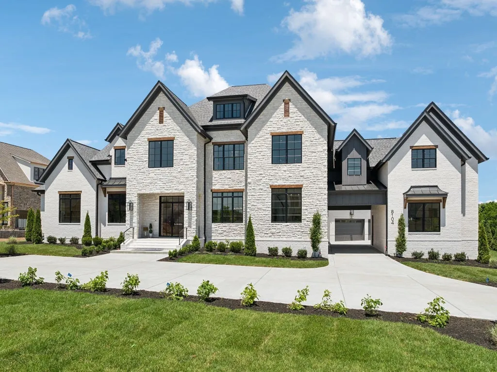 Newly Built Brentwood Estate With a Poolside Fireplace and Private-Access Guest Suite Lists for $3,949,000 24 8104 Turning Point Dr Lot 16 Brentwood TN63