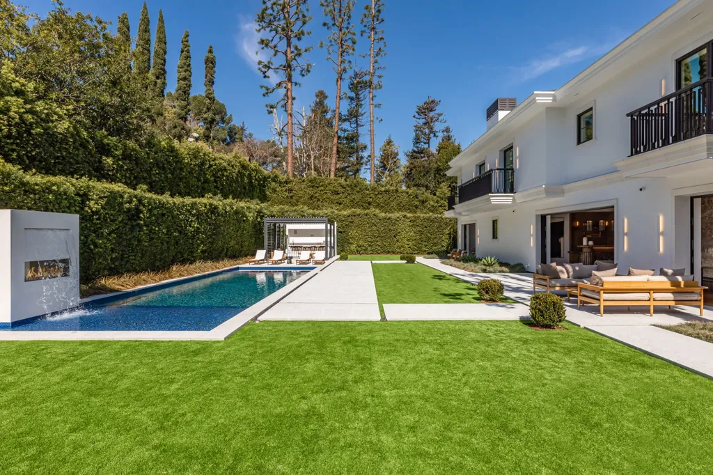 In Beverly Hills, $35.995 Million Buys a New 13,000-Square-Foot Estate With a Waterfall Pool 17 927 N Whittier Dr Beverly Hills CA 90210 32
