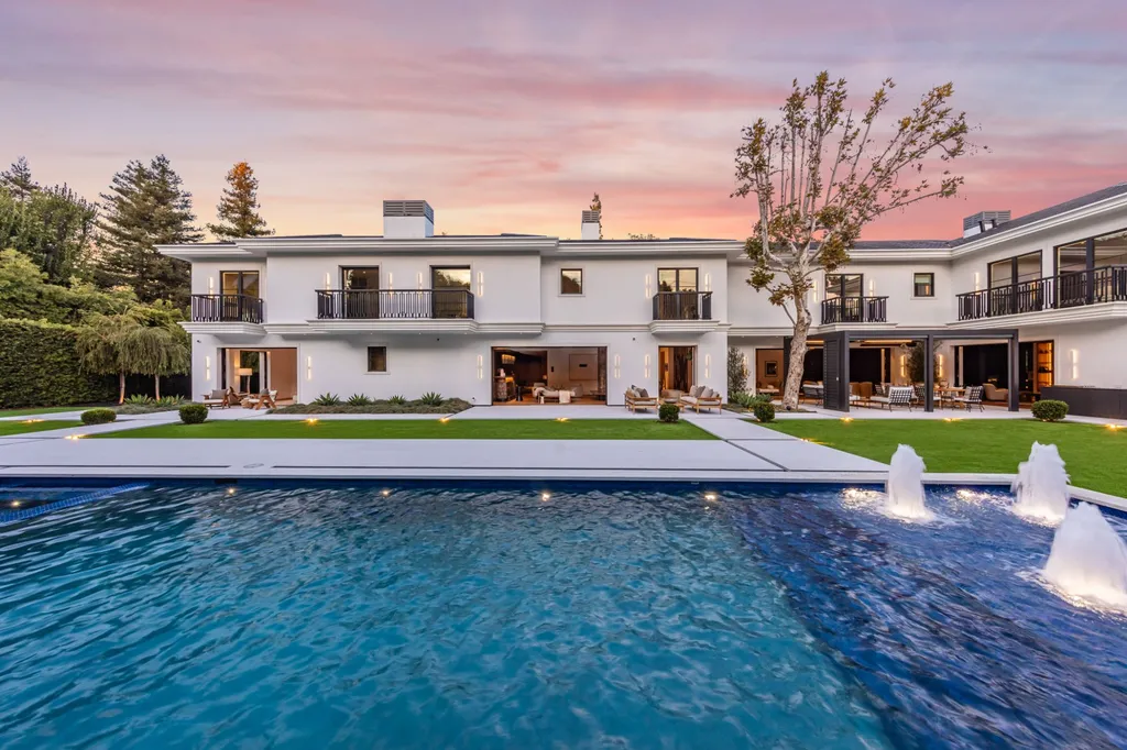 In Beverly Hills, $35.995 Million Buys a New 13,000-Square-Foot Estate With a Waterfall Pool 22 927 N Whittier Dr Beverly Hills CA 90210 43