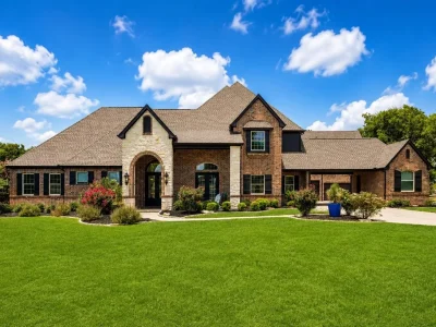 Expansive Fort Worth Estate With an Indoor Basketball Court and Nearly 20 Acres Lists for $2.295 Million 2 Expansive Fort Worth Estate With an Indoor Basketball Court and Nearly 20 Acres Lists for $2.295 Million