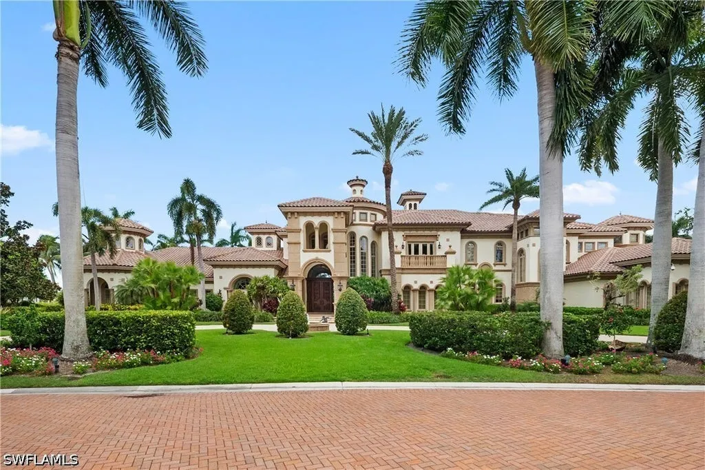 Double-Lakefront Naples Estate With a Hidden Pub Lists for $16 Million 1 9663 Mashie CT NAPLES FL 3410804