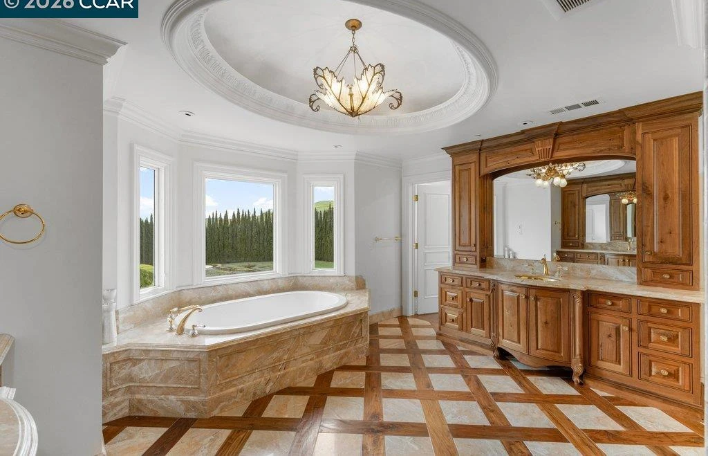 10 Serenity Ln Marble Bathroom 10 Serenity Ln Marble Bathroom