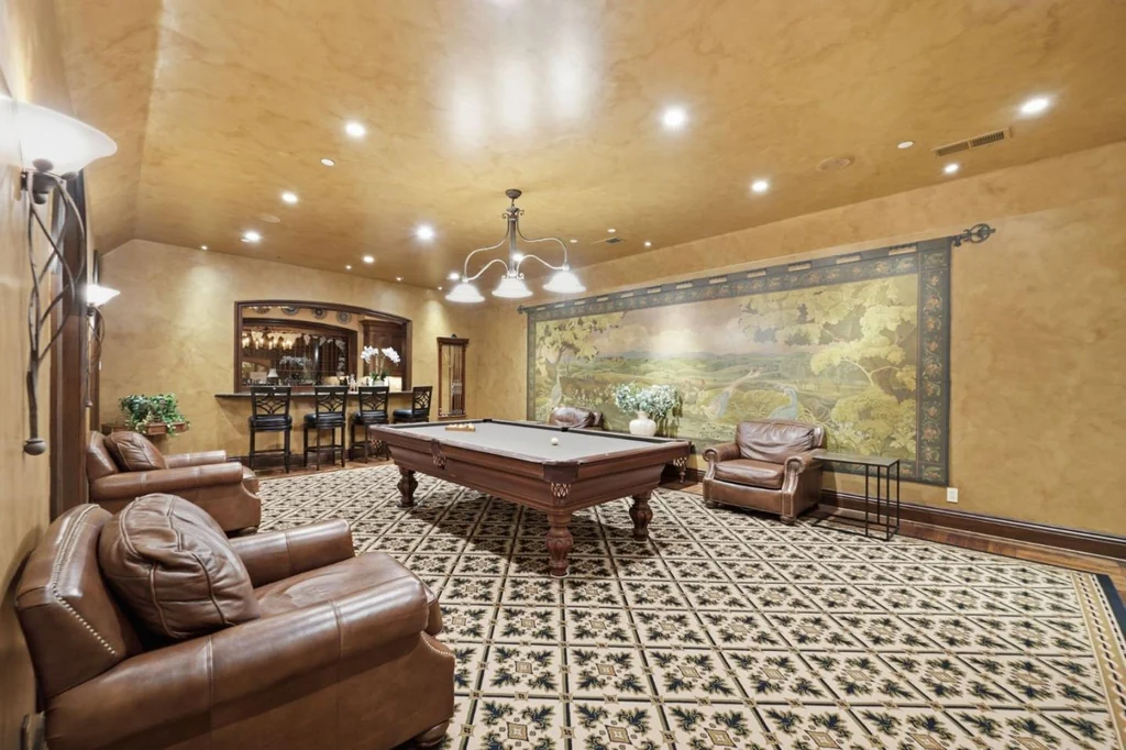 10285 Magdalena Rd – Recreation Room 10285 Magdalena Rd, Los Altos Hills: the recreation room combines billiards, lounge seating and a full bar.