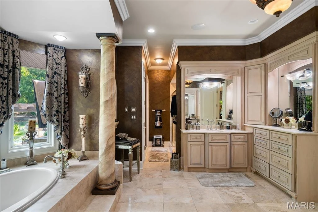 12947 Sunset Bluff Ct – Columned Primary Bathroom Columned Primary Bathroom at 12947 Sunset Bluff Ct, Sunset Hills, Missouri