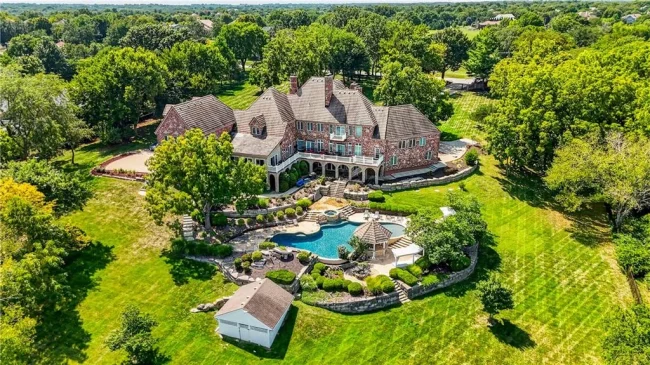 Leawood Estate Bordered by Ironwoods Park on Two Sides Asks $6,500,000