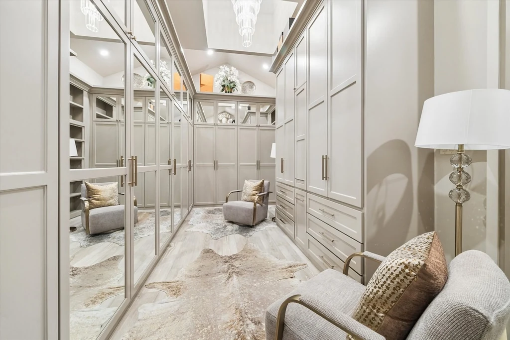 16830 Bridle Oak Dr – Tailored Dressing Room Tailored Dressing Room at 16830 Bridle Oak Dr, Cypress, Texas