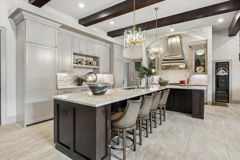 16830 Bridle Oak Dr – Kitchen Island Seating Kitchen Island Seating at 16830 Bridle Oak Dr, Cypress, Texas