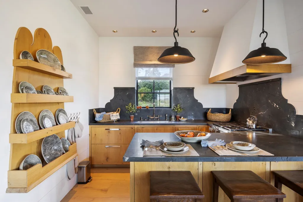 Newly Built Rancho Santa Fe Estate With Centuries-Old French Materials and Curated Art Lists for $29,000,000 18 17845 47 Via De Fortuna Rancho Santa Fe CA33