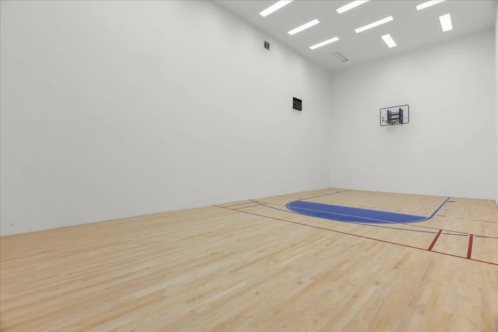 18911 Decatur Rd Indoor Basketball Racquetball Court 18911 Decatur Rd Indoor Basketball Racquetball Court