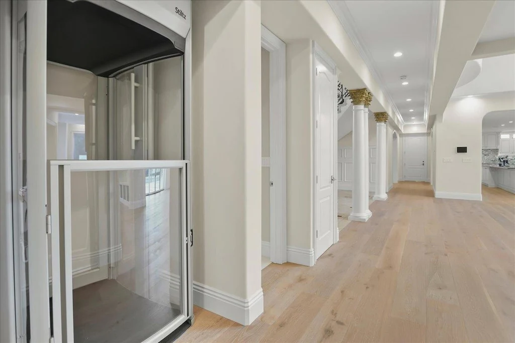 18911 Decatur Rd Private Glass Elevator 18911 Decatur Rd Private Glass Elevator