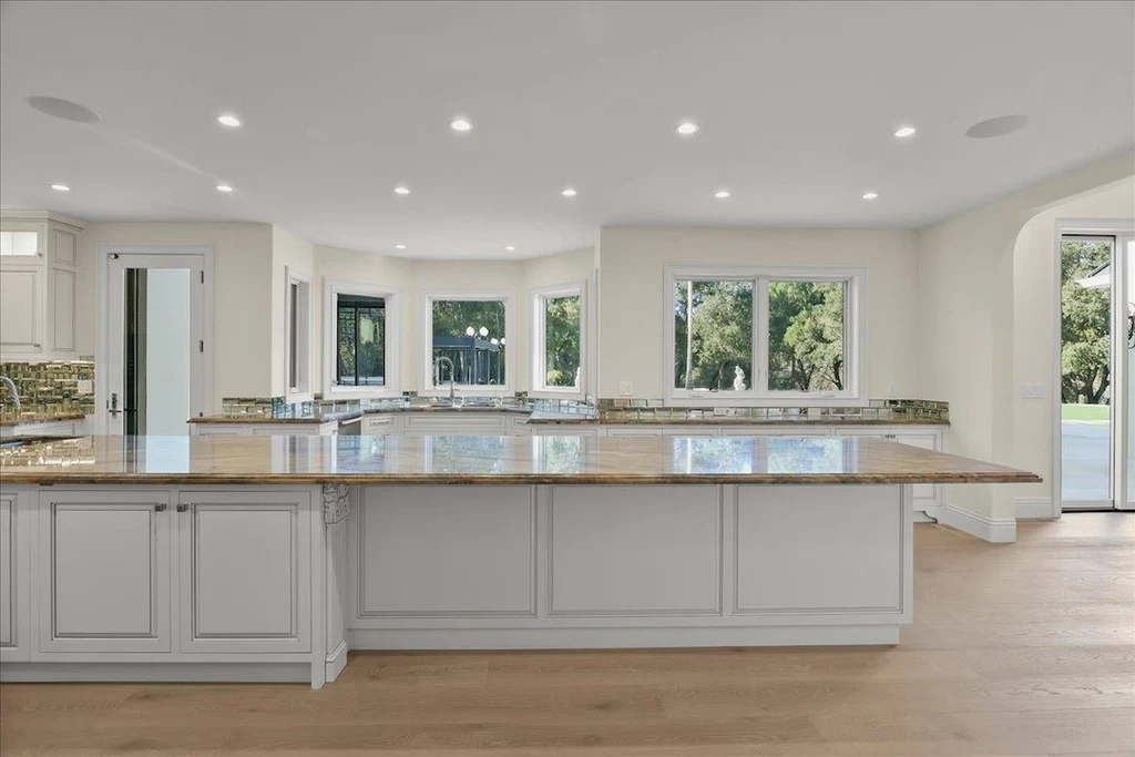 18911 Decatur Rd Renovated Kitchen Island 18911 Decatur Rd Renovated Kitchen Island