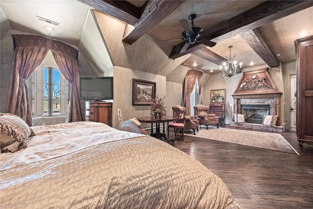 French-Inspired Arkansas Manor Overlooking Three Pinnacle Country Club Golf Holes Lists for $3,249,000 14 2 S Samoset Ct Rogers AR 7275819