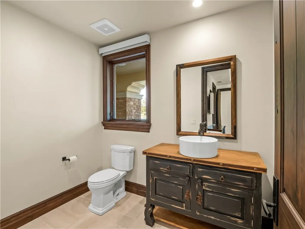Newly Built Fresno Estate with a 13-Car Garage and 400-Gallon Saltwater Aquarium Hits the Market for $11,577,777 9 2230 E Spey Valley Fresno CA 9373050