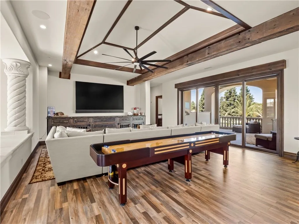 Newly Built Fresno Estate with a 13-Car Garage and 400-Gallon Saltwater Aquarium Hits the Market for $11,577,777 10 2230 E Spey Valley Fresno CA 9373056