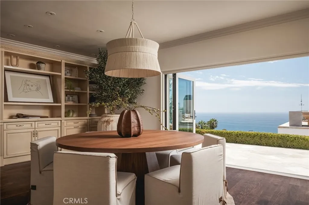 3201 Campanil Dr – Ocean View Breakfast Area 3201 Campanil Dr, Santa Barbara: the breakfast area faces an open view of the ocean.