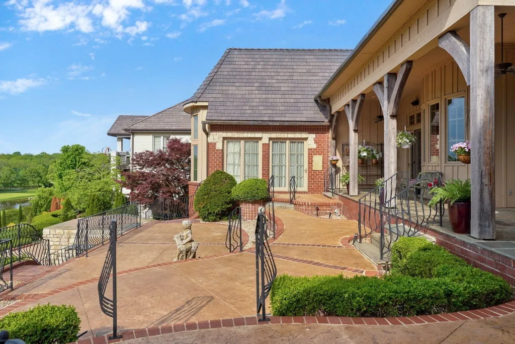 Timeless Springfield Golf Estate with a Three-Tier Terrace Facing the 9th and 18th Greens Lists for $2,995,000 16 3865 E Eaglescliffe Drive Springfield MO22