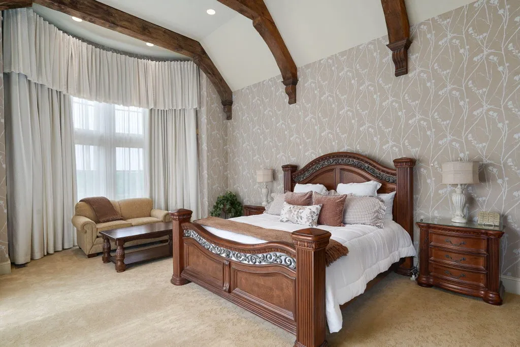 Timeless Springfield Golf Estate with a Three-Tier Terrace Facing the 9th and 18th Greens Lists for $2,995,000 9 3865 E Eaglescliffe Drive Springfield MO49