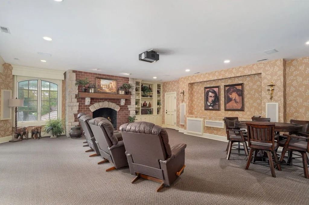 Timeless Springfield Golf Estate with a Three-Tier Terrace Facing the 9th and 18th Greens Lists for $2,995,000 20 3865 E Eaglescliffe Drive Springfield MO63