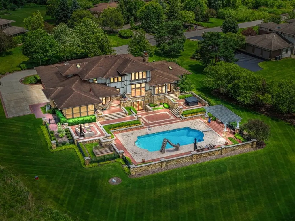 Prairie-Style Illinois Estate Bordering 200 Acres of Protected Forest Preserve Lists for $2,199,000 24 39W973 Crosscreek Ln St Charles IL 6017564