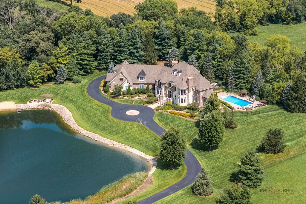 Sprawling Illinois Estate with a Private Beach and Stocked Fishing Pond Asks $2,299,000 2 4508 Farmington Ln Johnsburg IL 6005103