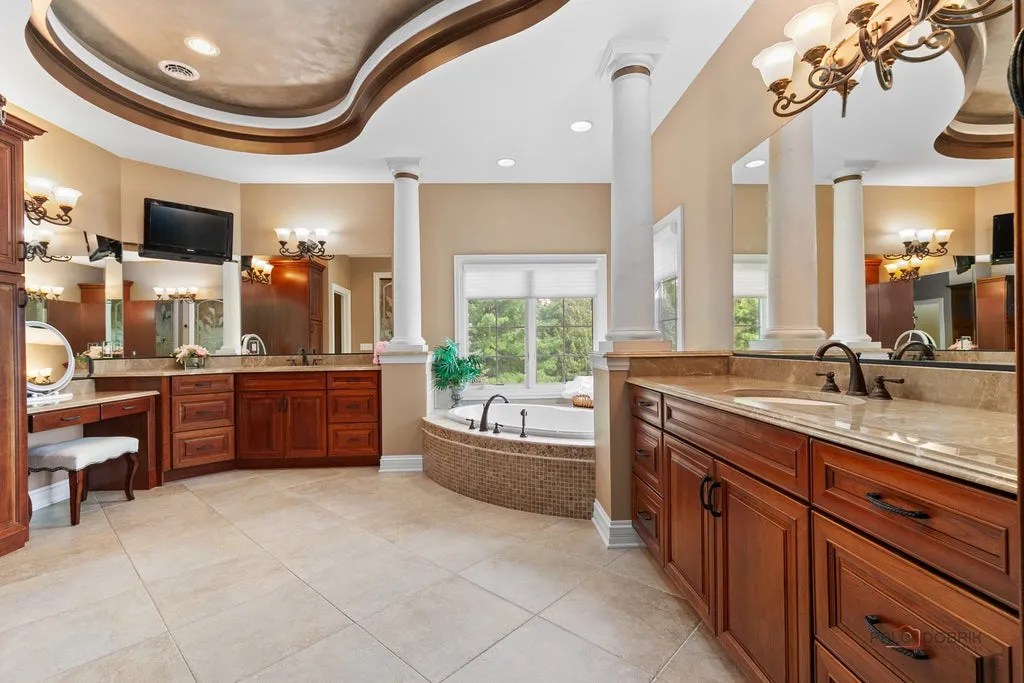 Sprawling Illinois Estate with a Private Beach and Stocked Fishing Pond Asks $2,299,000 12 4508 Farmington Ln Johnsburg IL 6005121