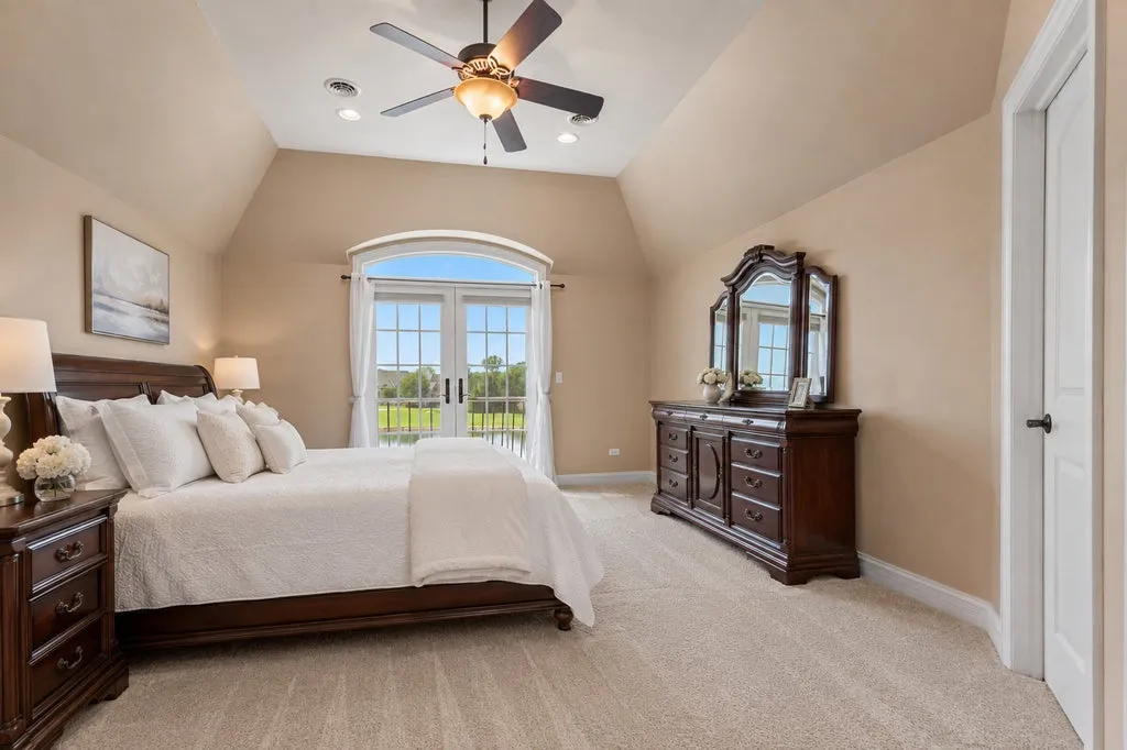 Sprawling Illinois Estate with a Private Beach and Stocked Fishing Pond Asks $2,299,000 13 4508 Farmington Ln Johnsburg IL 6005127