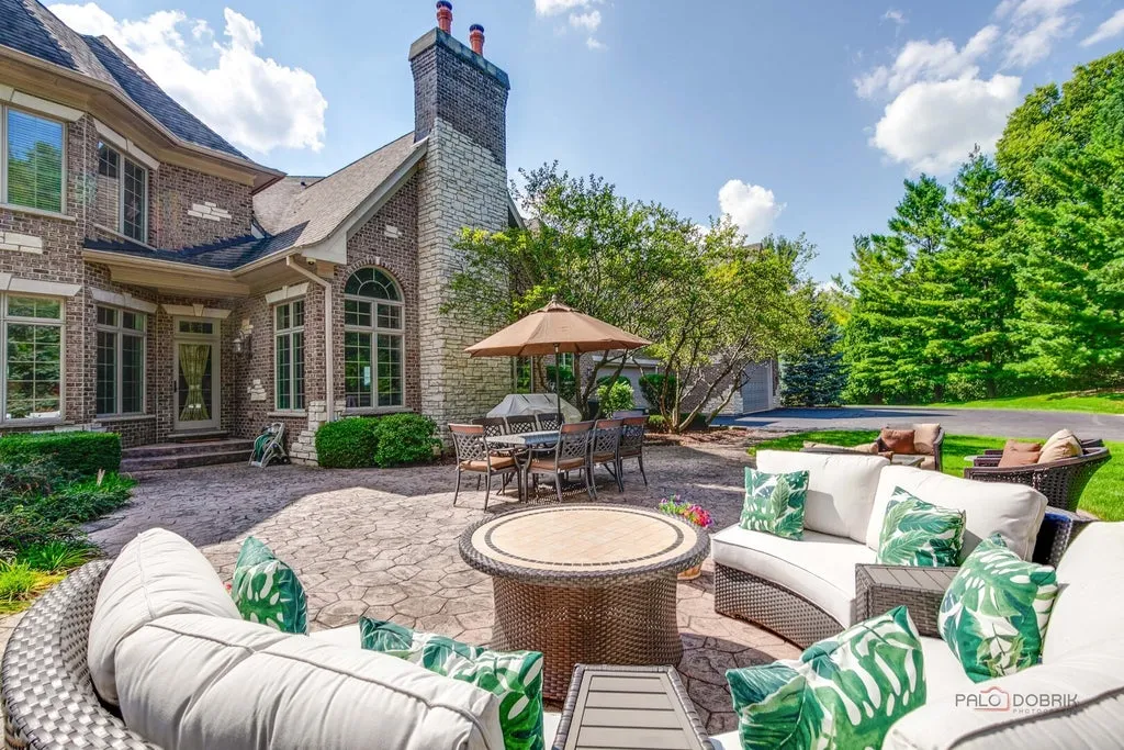 Sprawling Illinois Estate with a Private Beach and Stocked Fishing Pond Asks $2,299,000 20 4508 Farmington Ln Johnsburg IL 6005148