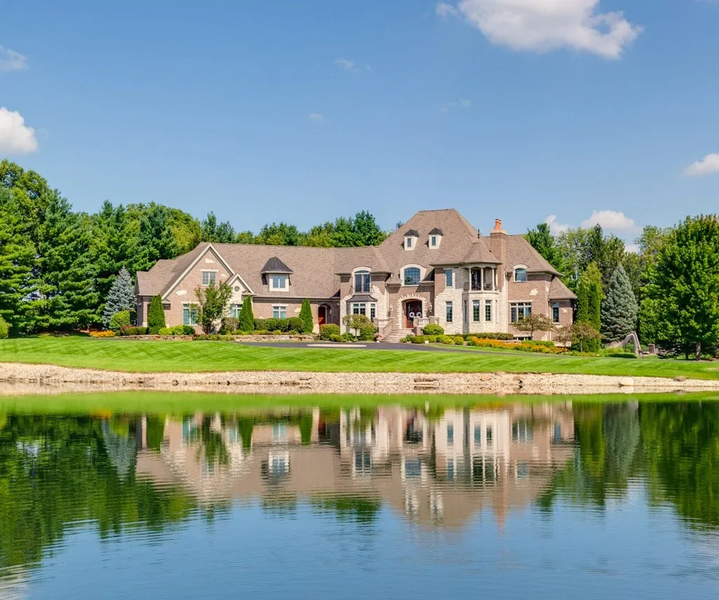 Sprawling Illinois Estate with a Private Beach and Stocked Fishing Pond Asks $2,299,000 3 4508 Farmington Ln Johnsburg IL 6005164