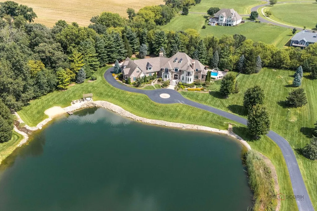 Sprawling Illinois Estate with a Private Beach and Stocked Fishing Pond Asks $2,299,000 25 4508 Farmington Ln Johnsburg IL 6005169