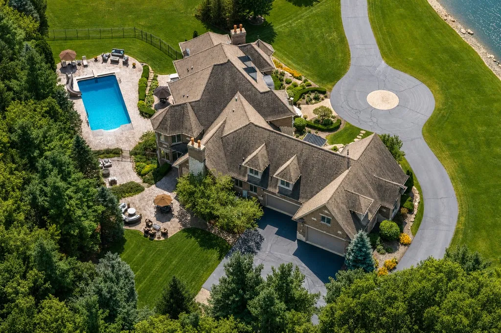 Sprawling Illinois Estate with a Private Beach and Stocked Fishing Pond Asks $2,299,000 26 4508 Farmington Ln Johnsburg IL 6005173