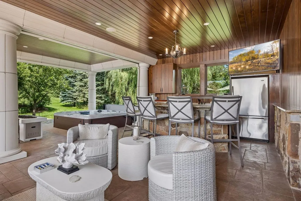 Architect-Designed Minnesota Lake Estate with a 140-Tree Apple Orchard Lists for $4,300,000 25 4675 County Road 11 Loretto MN 55357015