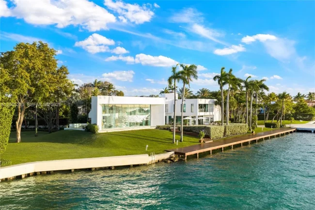Key Biscayne’s Spectacular Scarface Estate With a Private Marina Asks $237,000,000
