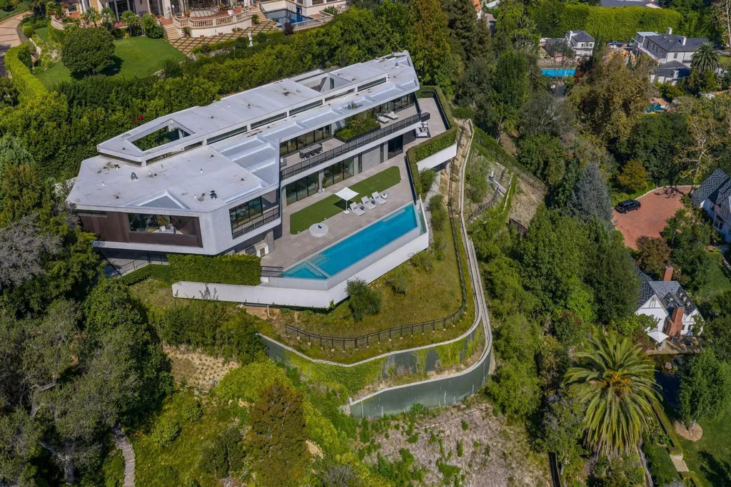 Award-Winning Bel-Air Estate Above the Country Club’s Fourth Green Lists for $37,995,000 4 530dda43 4476 4543 97fd