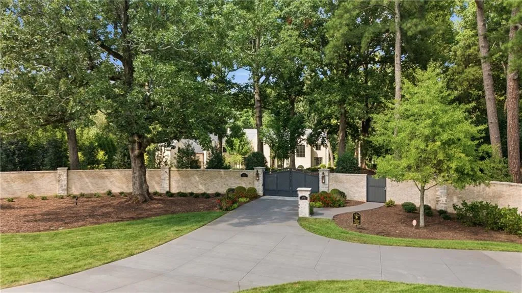 Georgia Estate With a Full Indoor Basketball Court and a Princeton-Inspired Library Lists for $18,900,000 35 5420 Buice Rd Johns Creek GA 30022006