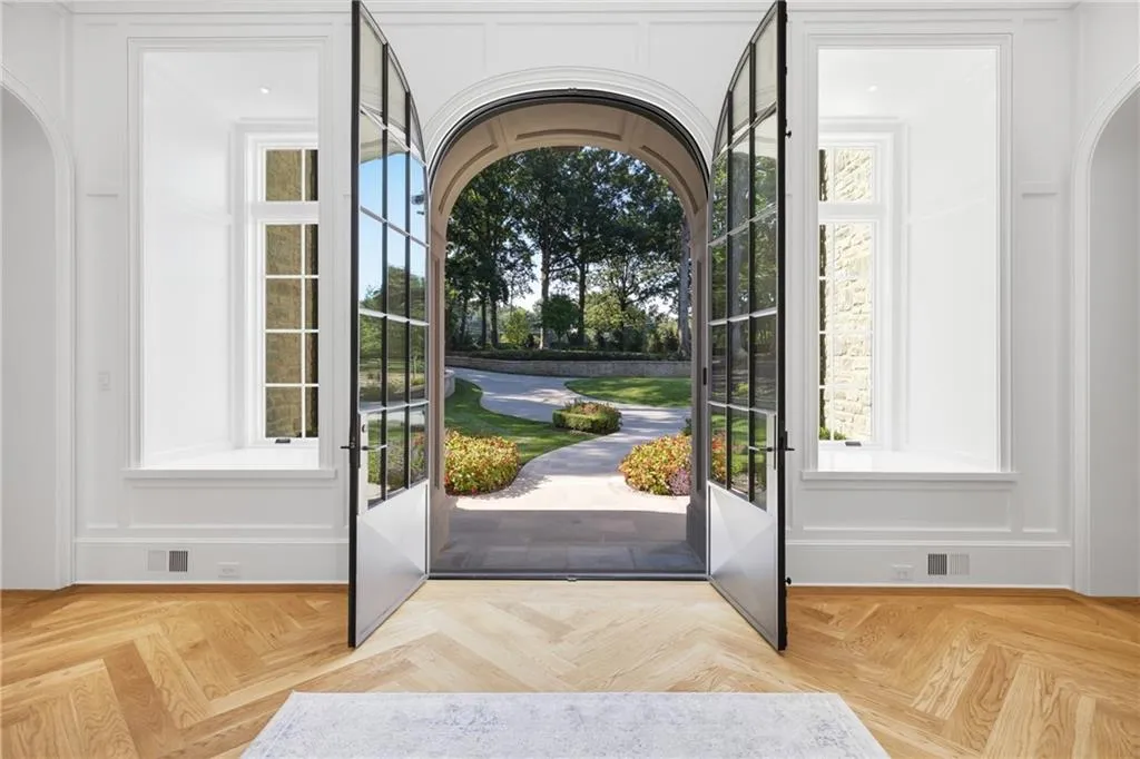 Georgia Estate With a Full Indoor Basketball Court and a Princeton-Inspired Library Lists for $18,900,000 4 5420 Buice Rd Johns Creek GA 30022008