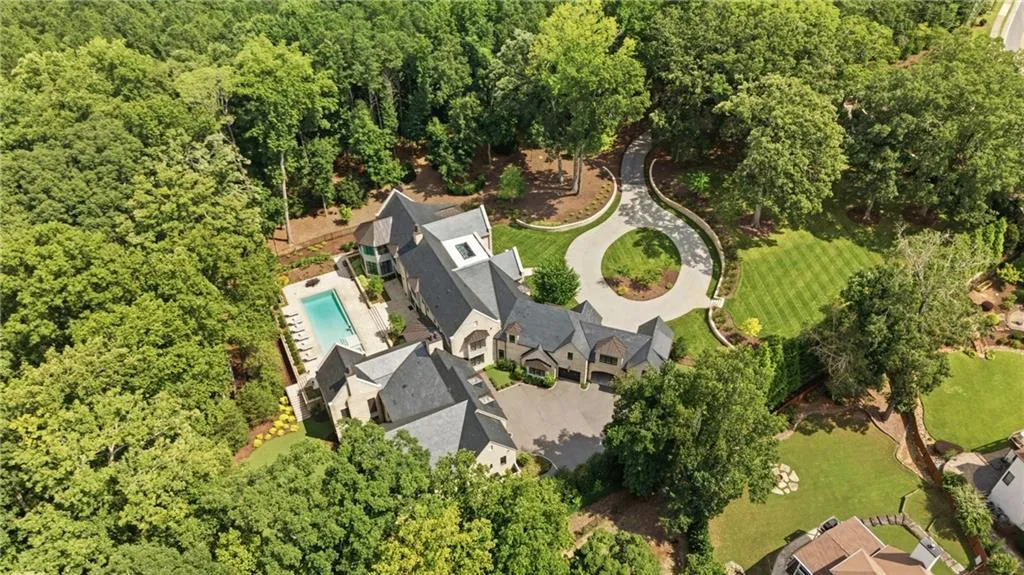 Georgia Estate With a Full Indoor Basketball Court and a Princeton-Inspired Library Lists for $18,900,000 33 5420 Buice Rd Johns Creek GA 30022117