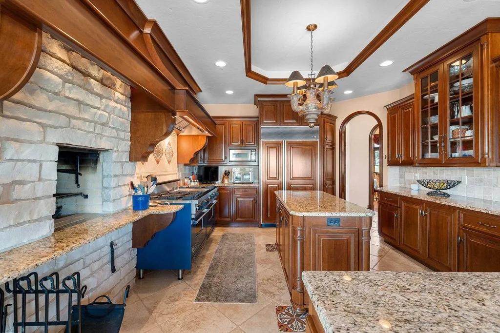 Lakefront Green Bay Estate with an Indoor Pool and Wood-Fired Pizza Oven Lists for $2,600,000 13 5696 School Dr Green Bay WI 5431329