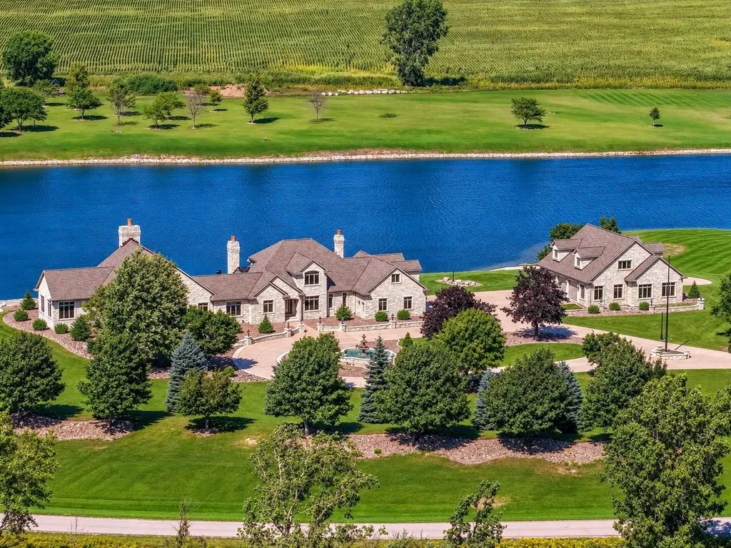 Lakefront Green Bay Estate with an Indoor Pool and Wood-Fired Pizza Oven Lists for $2,600,000 22 5696 School Dr Green Bay WI 5431386