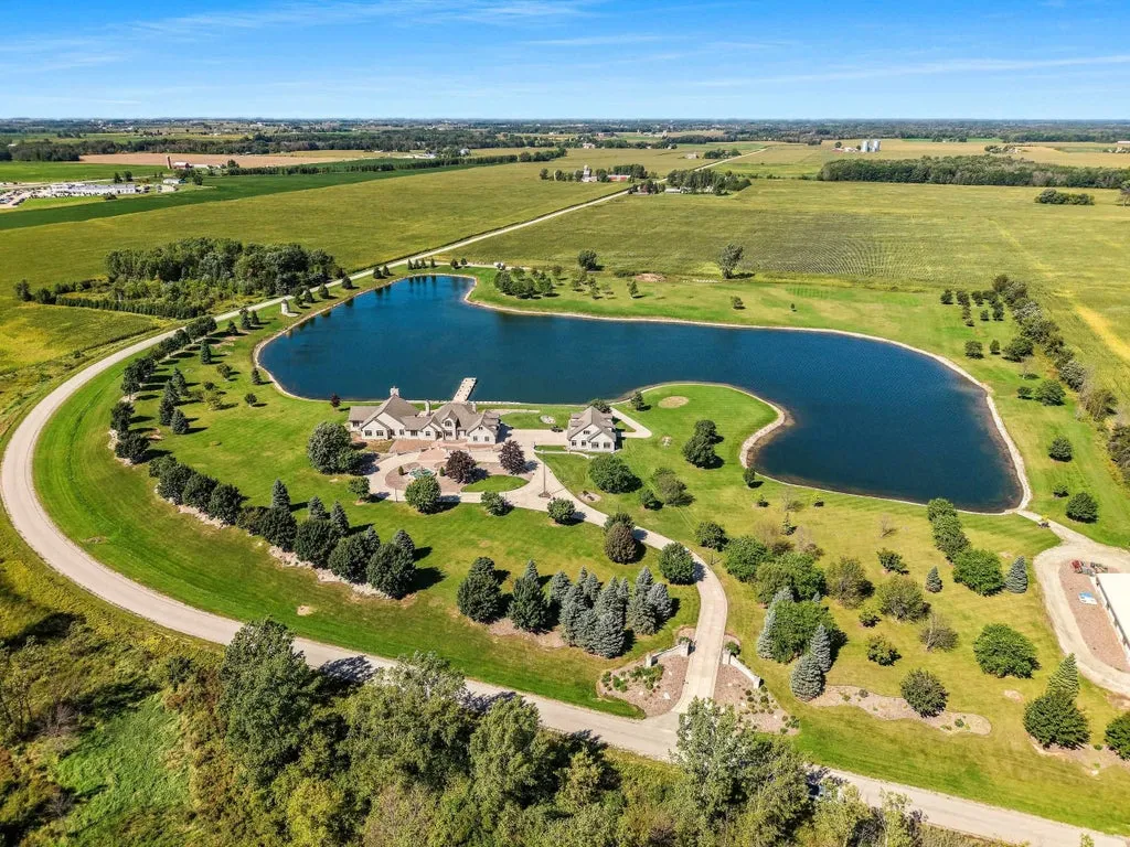 Lakefront Green Bay Estate with an Indoor Pool and Wood-Fired Pizza Oven Lists for $2,600,000 27 5696 School Dr Green Bay WI 5431389