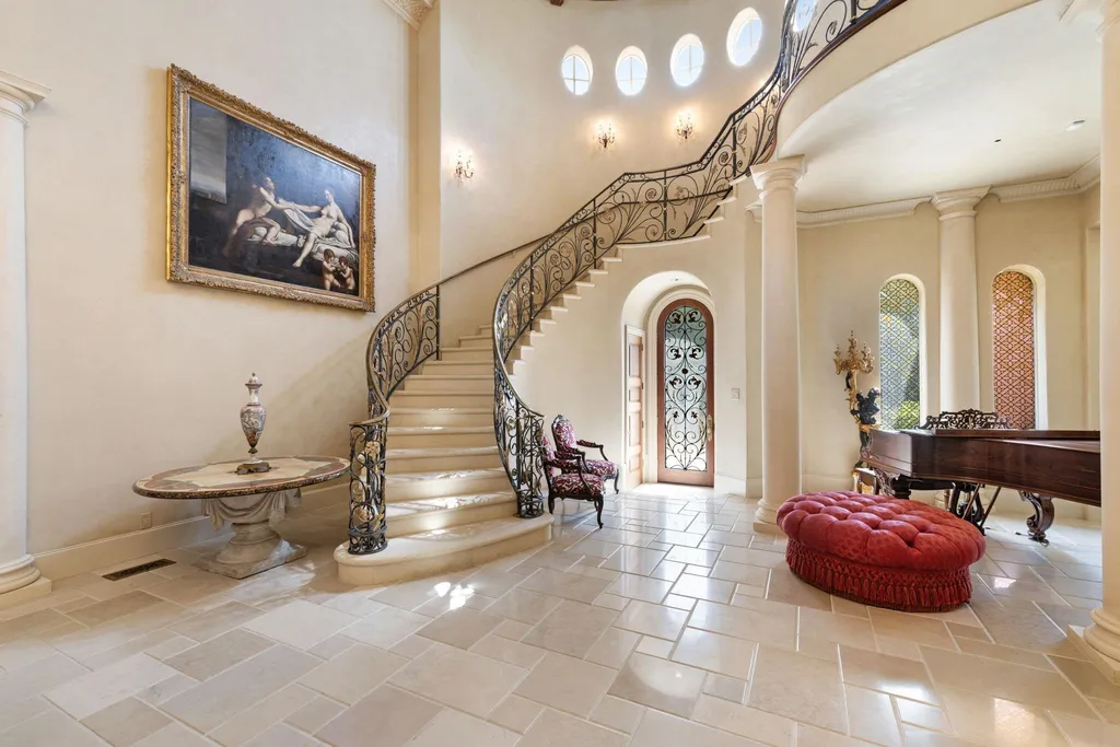 Secluded Plano Estate With a 20-Car Garage and Private One-Acre Pond Lists for $21,500,000 4 5817 Red Wolf Ln Plano TX 7509303