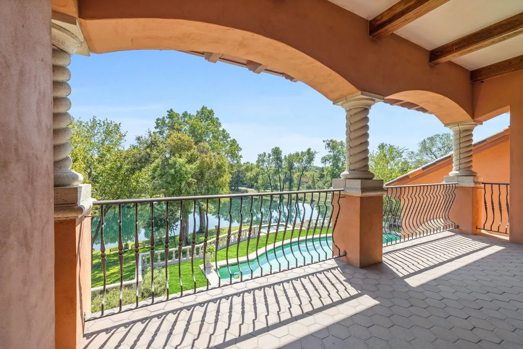 Secluded Plano Estate With a 20-Car Garage and Private One-Acre Pond Lists for $21,500,000 18 5817 Red Wolf Ln Plano TX 7509326