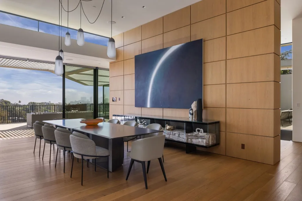 Award-Winning Bel-Air Estate Above the Country Club’s Fourth Green Lists for $37,995,000 8 638 Siena Way Los Angeles CA 9007708