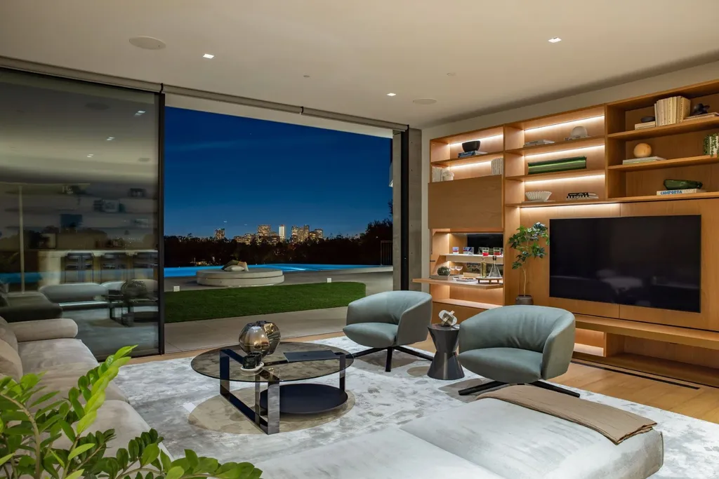 Award-Winning Bel-Air Estate Above the Country Club’s Fourth Green Lists for $37,995,000 10 638 Siena Way Los Angeles CA 9007727