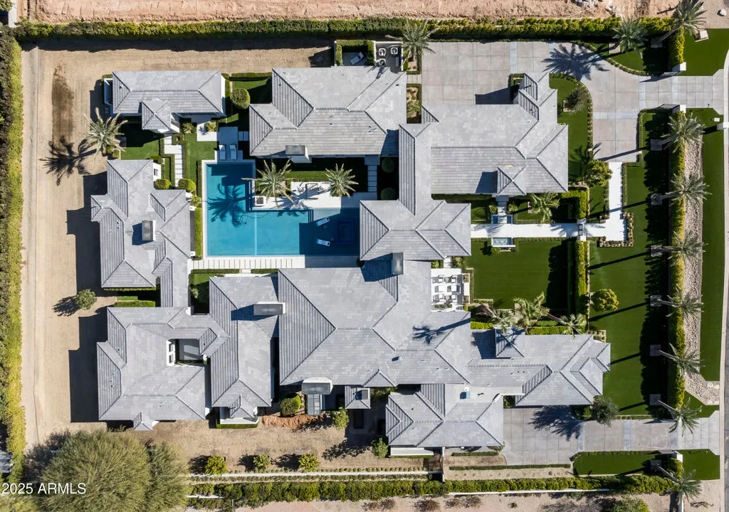 Single-Level Paradise Valley Estate With a Private Fitness Building and Six-Car Garage Lists for $23,250,000 23 6540 E CHOLLA Drive Paradise Valley AZ04