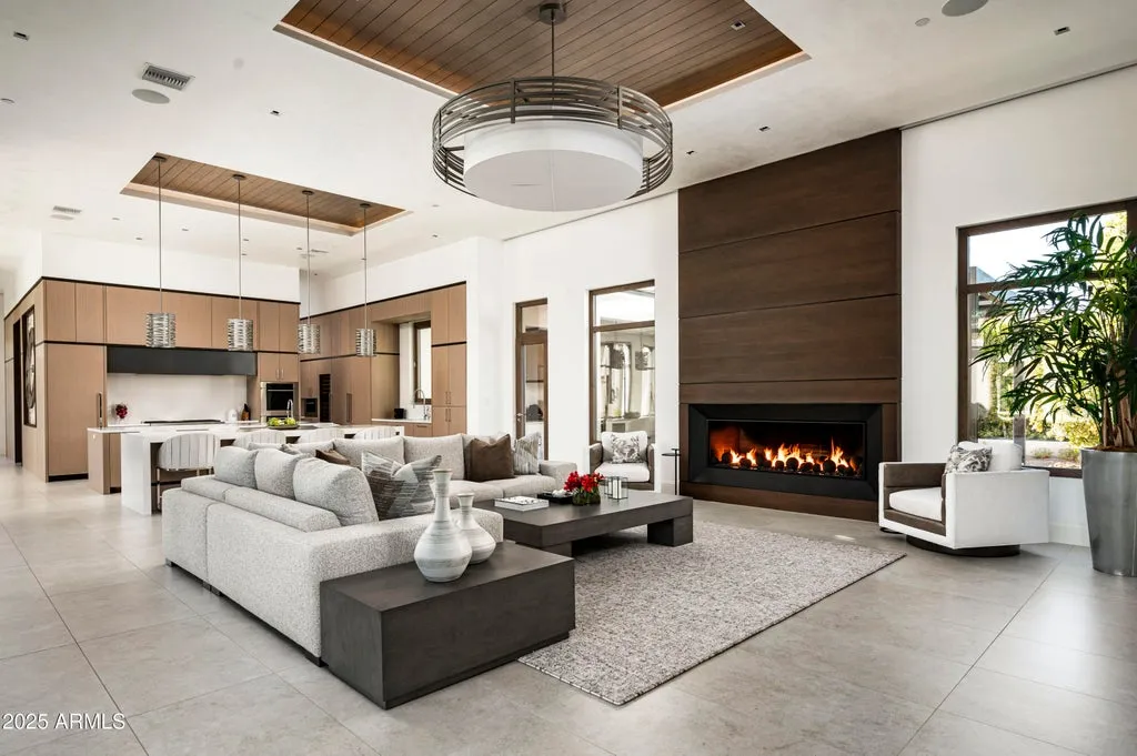 Single-Level Paradise Valley Estate With a Private Fitness Building and Six-Car Garage Lists for $23,250,000 4 6540 E CHOLLA Drive Paradise Valley AZ05
