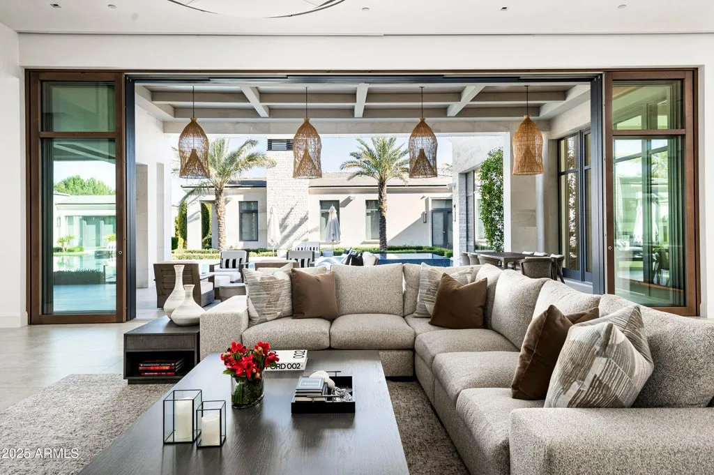 Single-Level Paradise Valley Estate With a Private Fitness Building and Six-Car Garage Lists for $23,250,000 5 6540 E CHOLLA Drive Paradise Valley AZ07