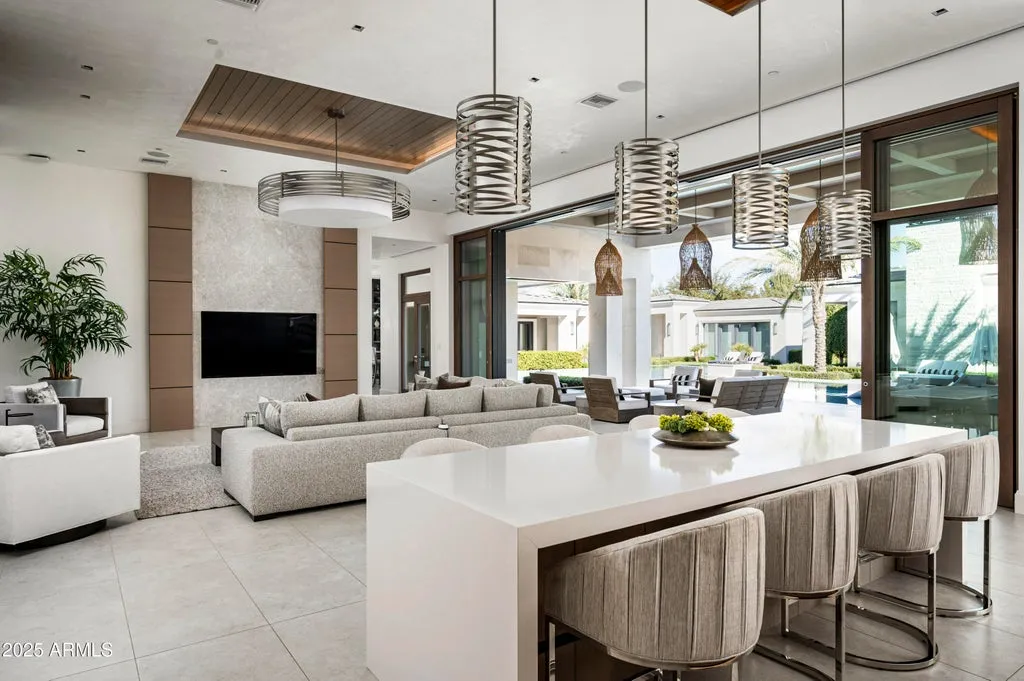 Single-Level Paradise Valley Estate With a Private Fitness Building and Six-Car Garage Lists for $23,250,000 10 6540 E CHOLLA Drive Paradise Valley AZ14