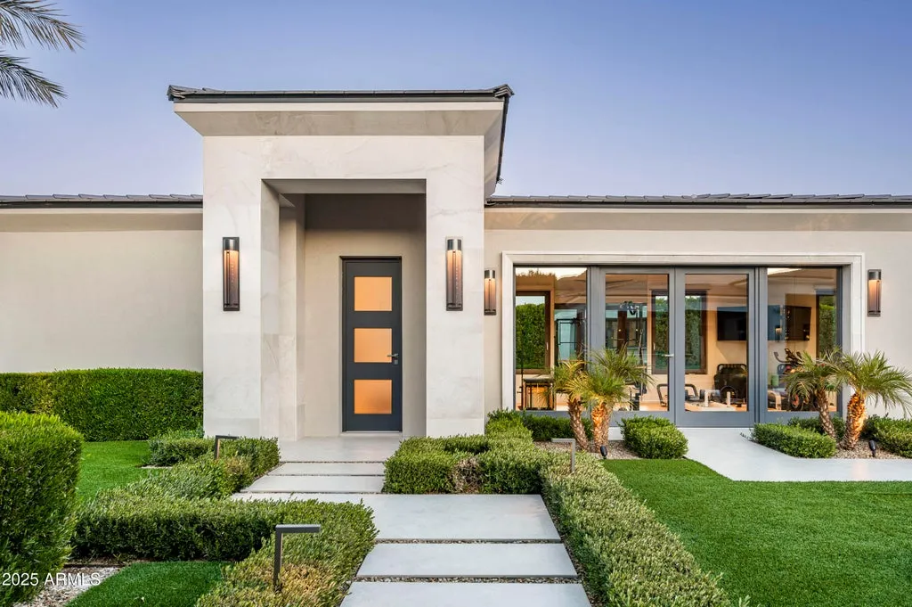 Single-Level Paradise Valley Estate With a Private Fitness Building and Six-Car Garage Lists for $23,250,000 16 6540 E CHOLLA Drive Paradise Valley AZ31